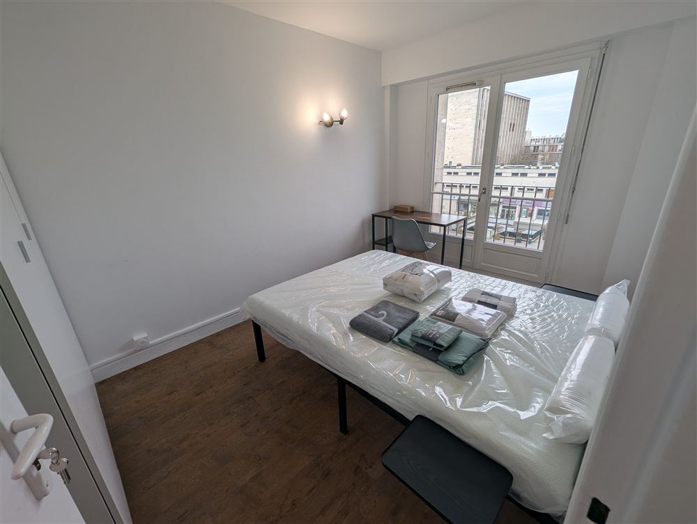 Chambre meublée